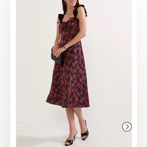 NWT: Francesca’s Melissa Floral Satin Midi Dress. Swiss medium.